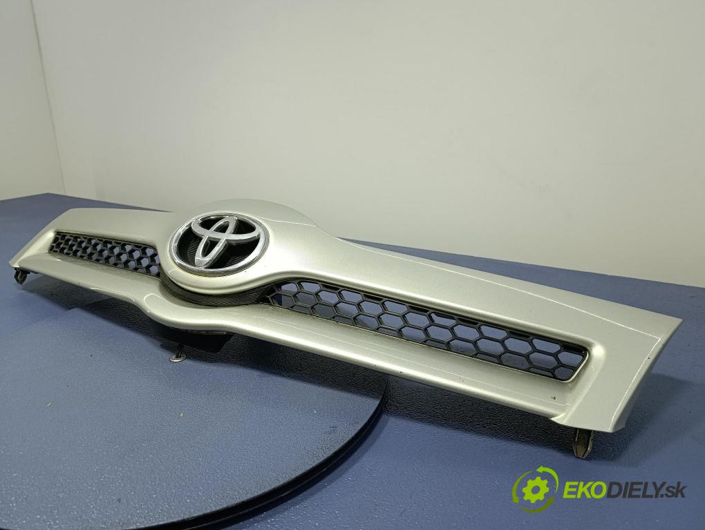 Toyota Corolla verso 2004 mřížka / Gril: 53111-0F010