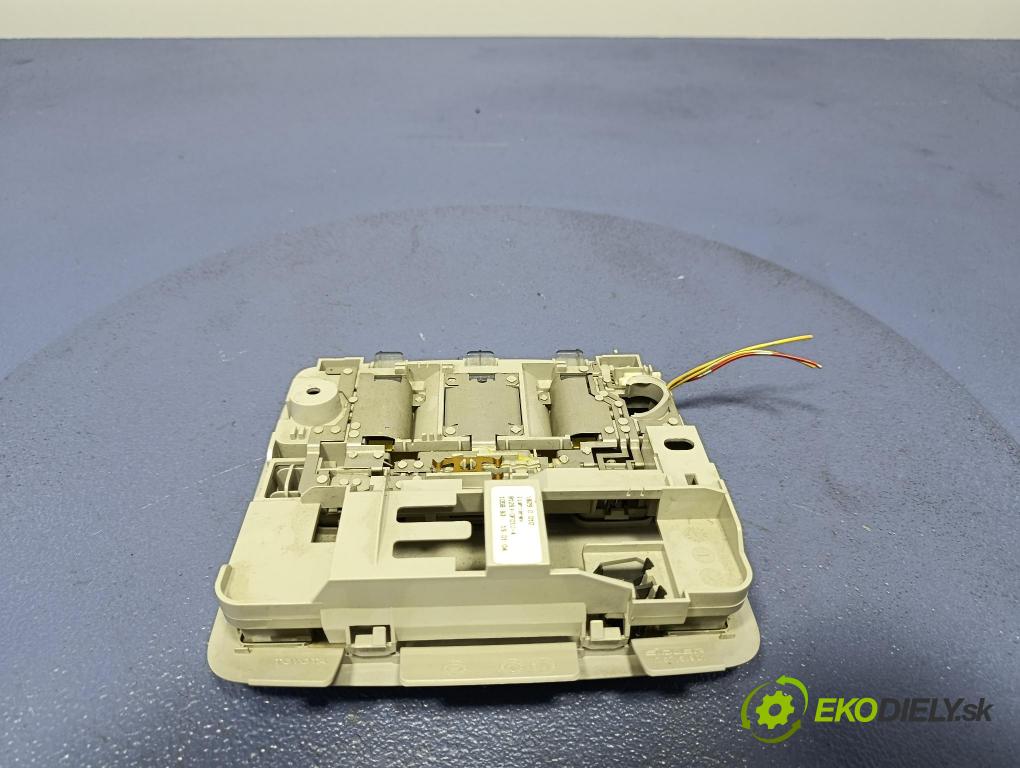Toyota Corolla verso 2004 Lampy Uvnitř 81263-0F010