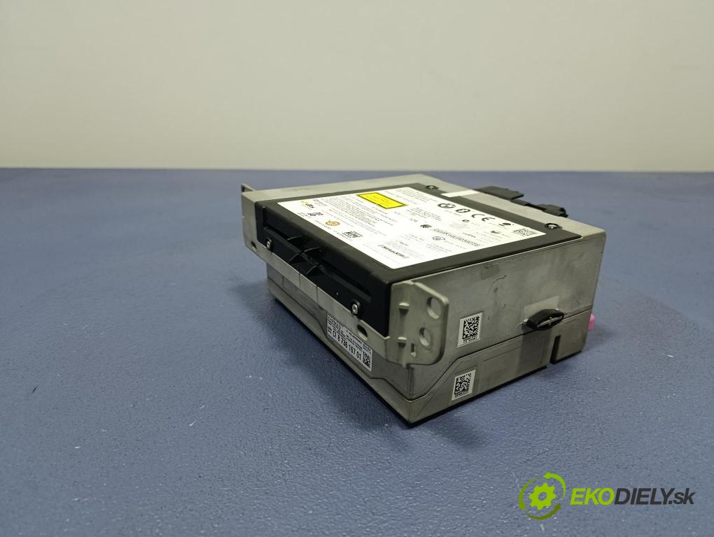 Bmw M5 2018 Radio I Navigace: 8736167