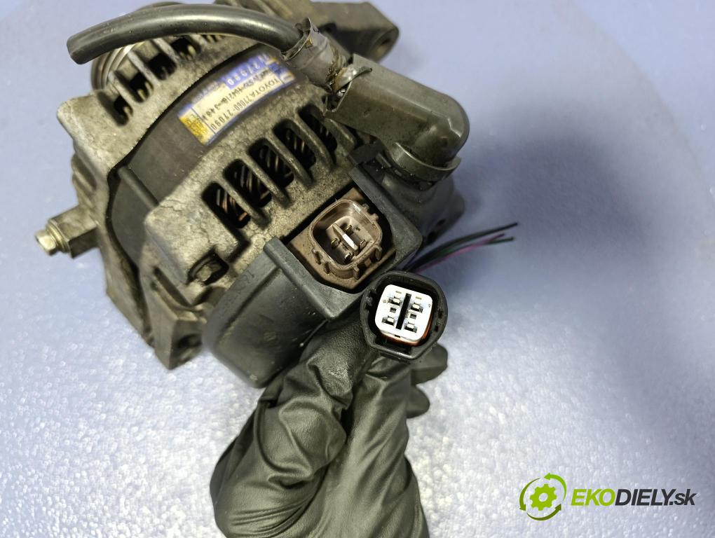 Toyota Corolla verso 2004 Alternator 27060-27090