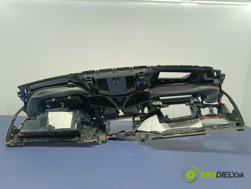 Bmw M5 2018 kokpit,přistrojova deska 9371480