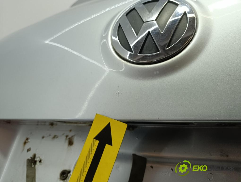 Vw Passat 2008 zadní dveře kufra: kufr