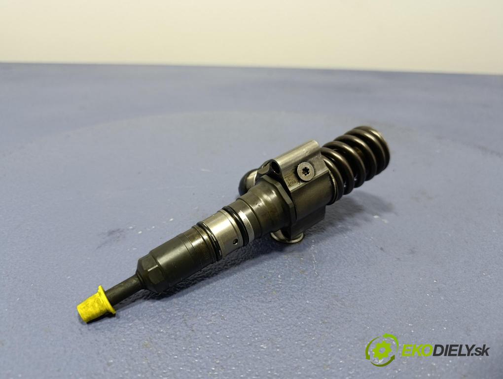 Vw Passat 2008 vstřikovač 03G130073S