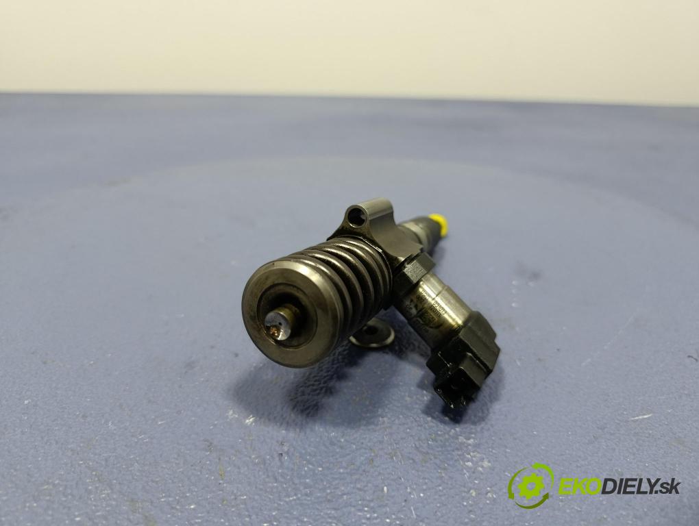 Vw Passat 2008 vstřikovač 03G130073S