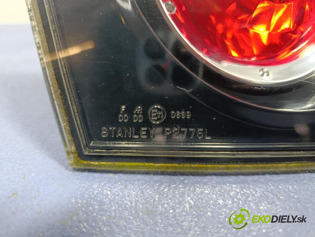 Mazda 3 2006 světlo Zad: levá Uvnitř P2775L