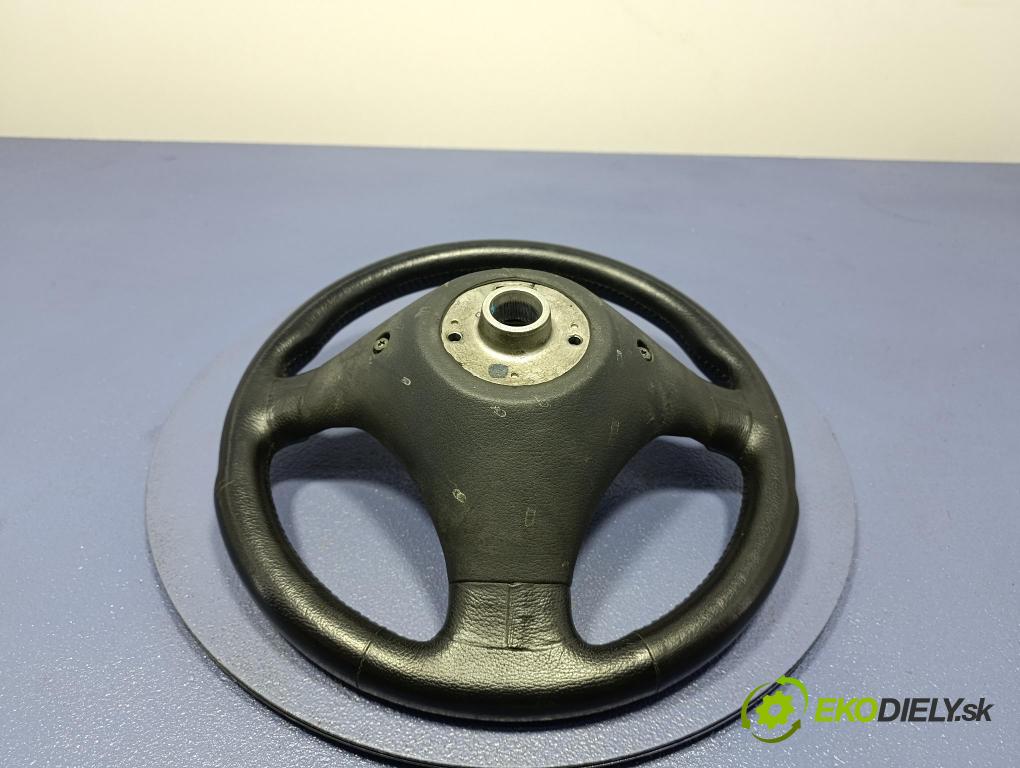 Audi A4 1998 volant 4B0124A