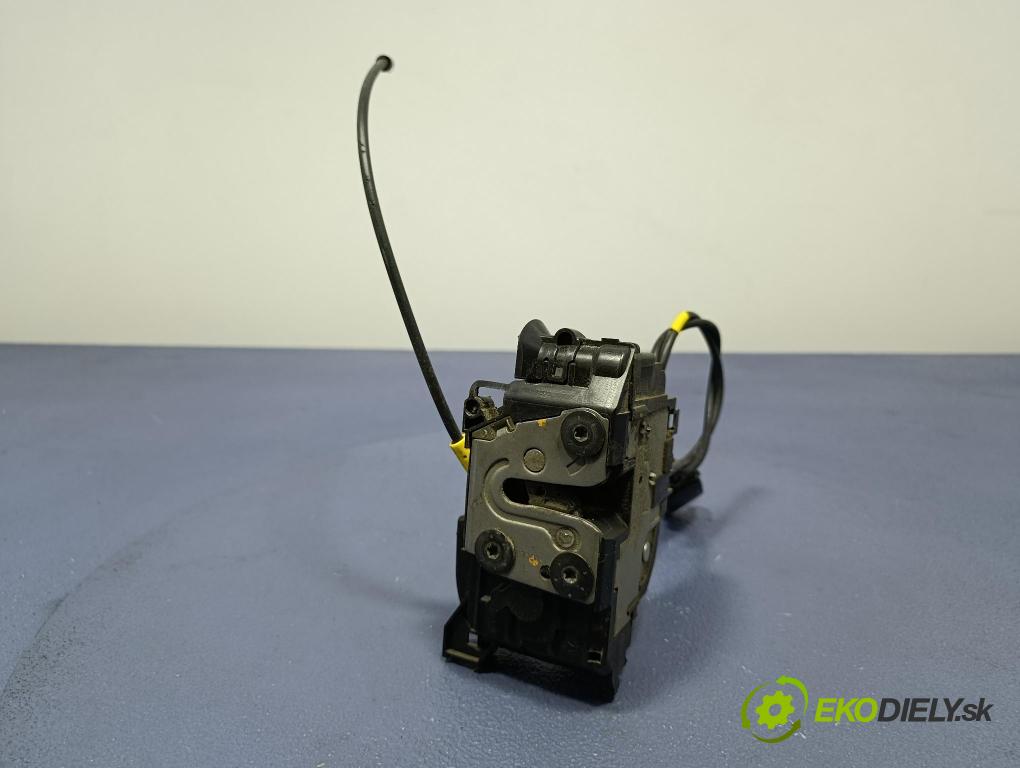 Renault Kangoo 2014 zámek dveře před Levý: 8200497579