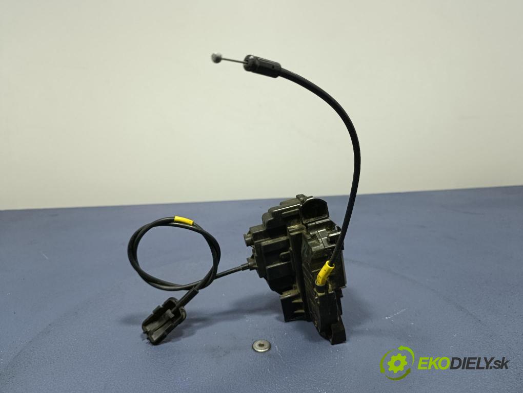 Renault Kangoo 2014 zámek dveře před Levý: 8200497579