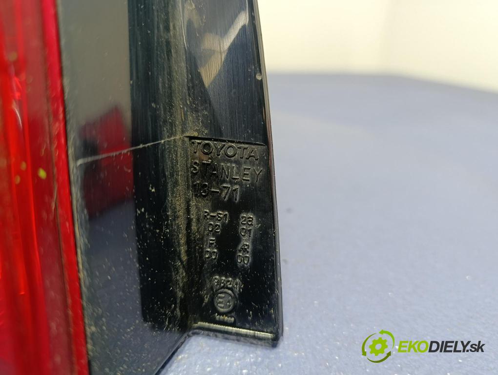 Toyota Corolla verso 2002 svetlo / reflektor zad ľavá Vonkajsia: STANLEY 13-71