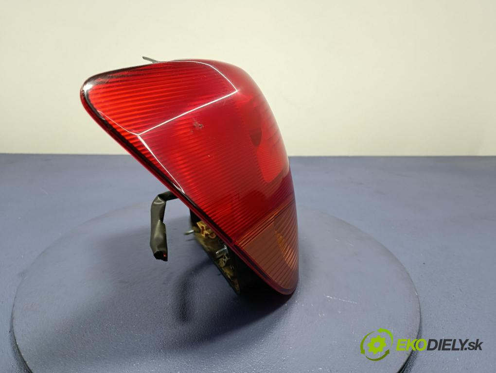 Toyota Corolla verso 2002 svetlo / reflektor zad ľavá Vonkajsia: STANLEY 13-71