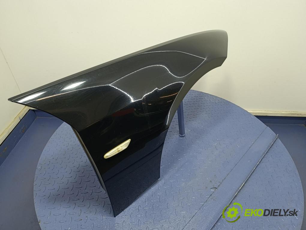 Bmw Seria 3 2006 blatník Predné v pravo: