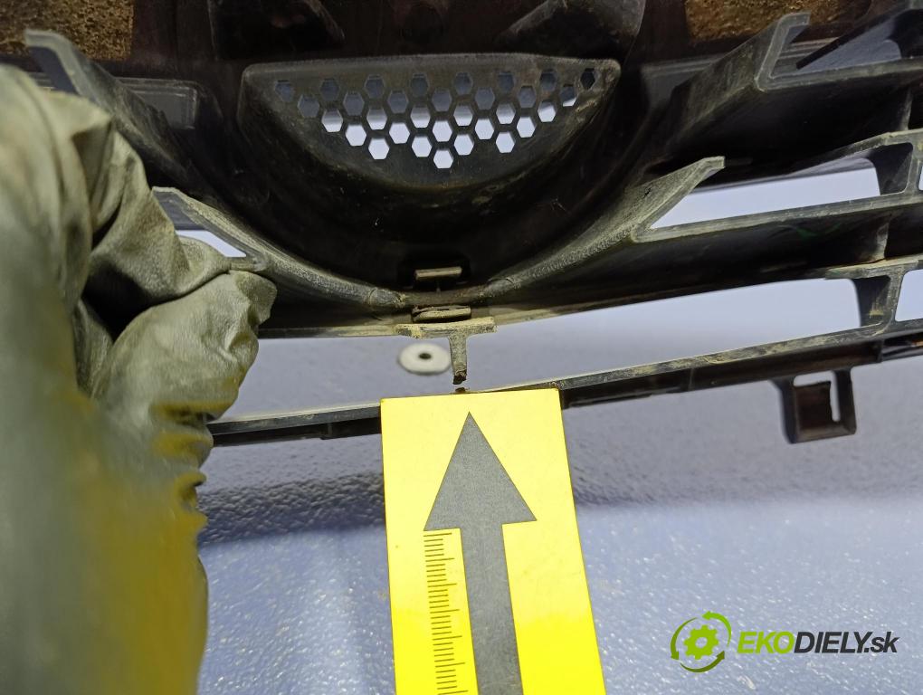 Opel Astra 2007 miežka / Gril: 13225775