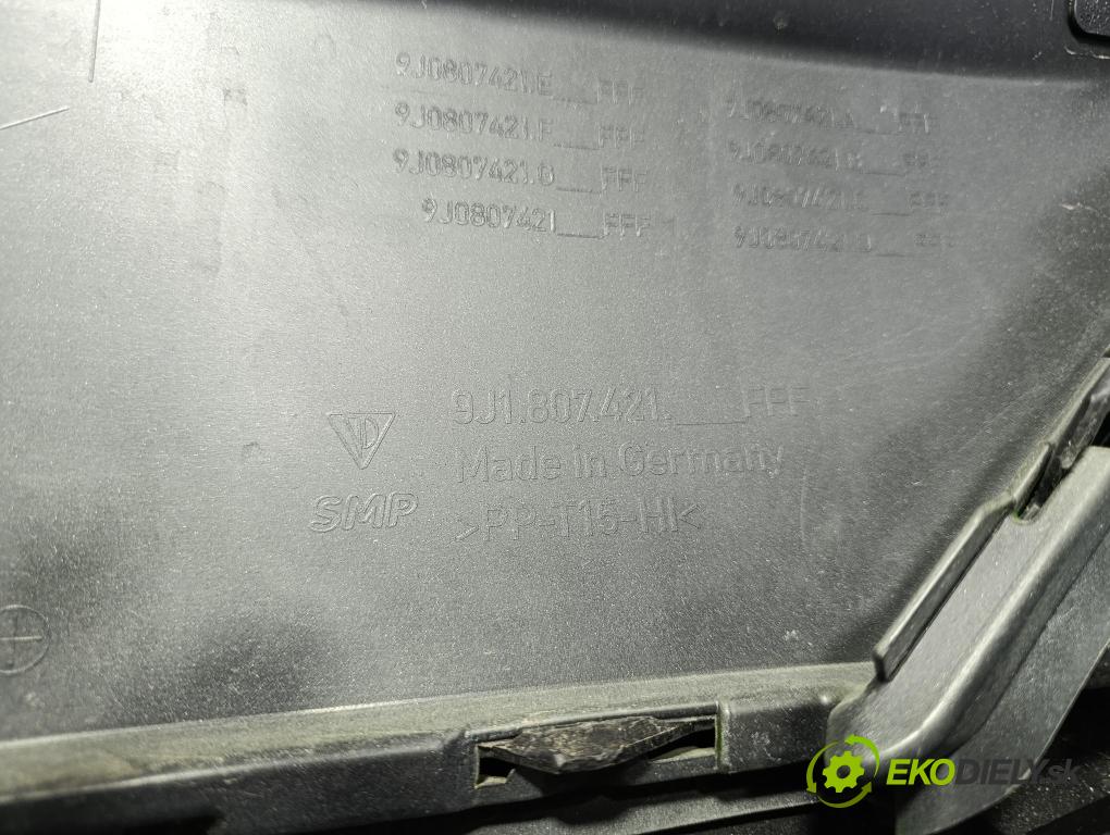 Porsche Taycan 0 nárazník Zad: 9J1807984