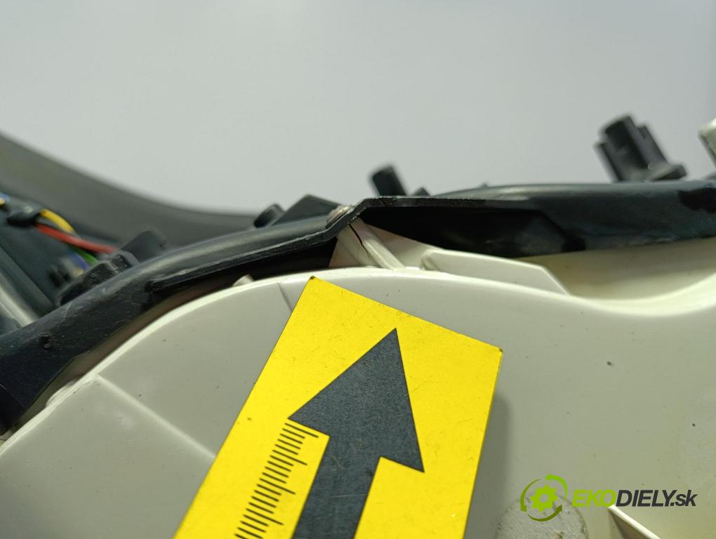 Opel Insignia 2010 svetlo / reflektor zad Prava: Vonkajsia: 168348
