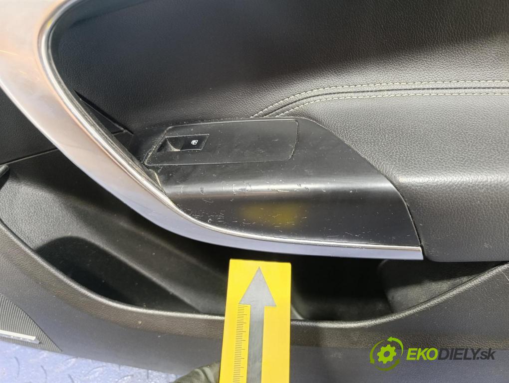 Opel Insignia 2010 Čalounictví: dvere Predné Prava: 13277420