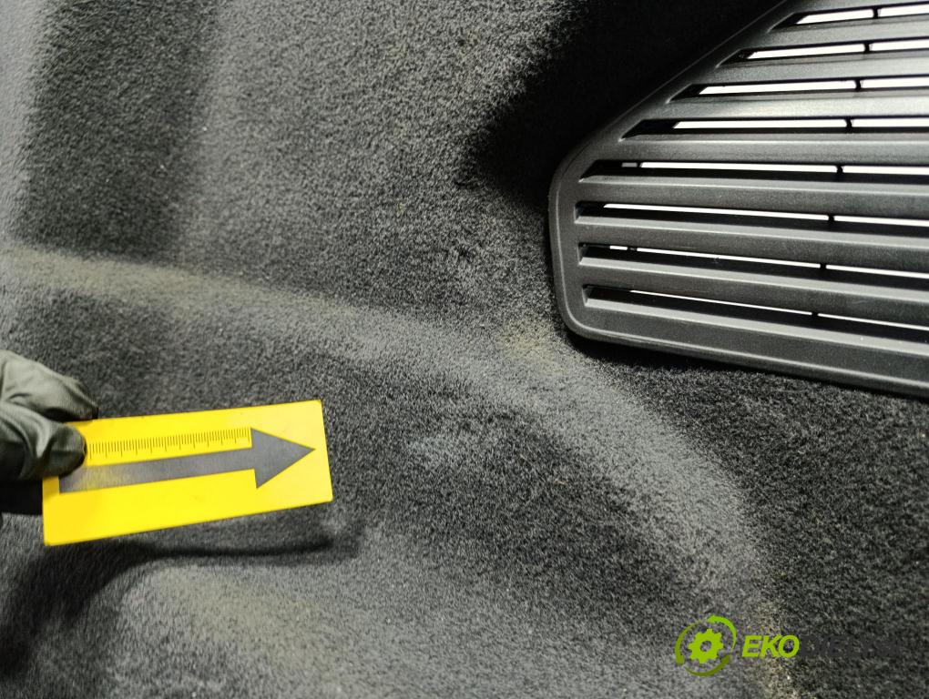 Audi A8 2019 Čalounictví: kufra: 4N0863880A