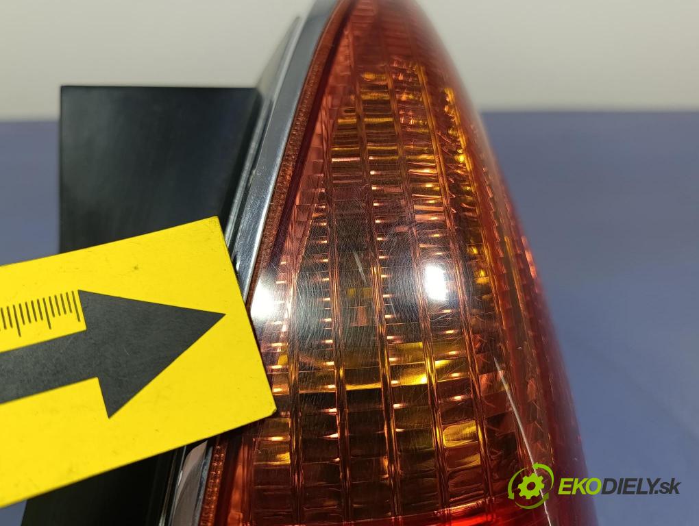 Daihatsu Trevis 2007 svetlo / reflektor zad Prava: Vonkajsia: 220-51772