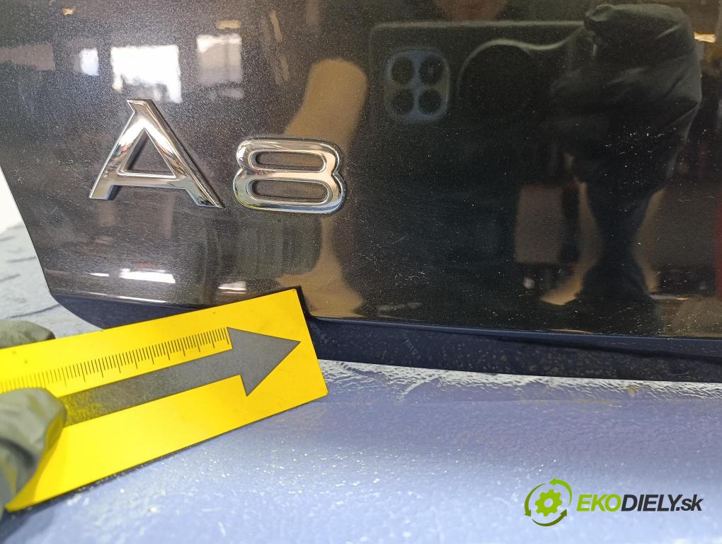 Audi A8 2019 zadna dveře kufra: kufra:
