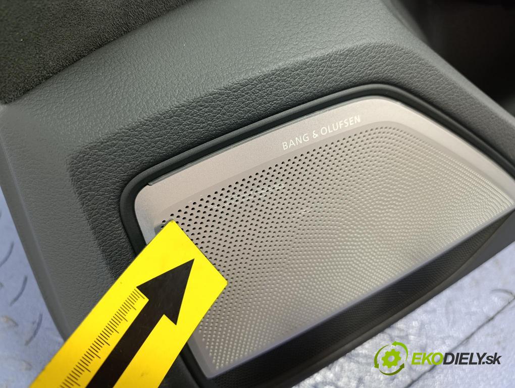 Audi A8 2019 Čalounictví: dvere zad Prava: 4N0868068