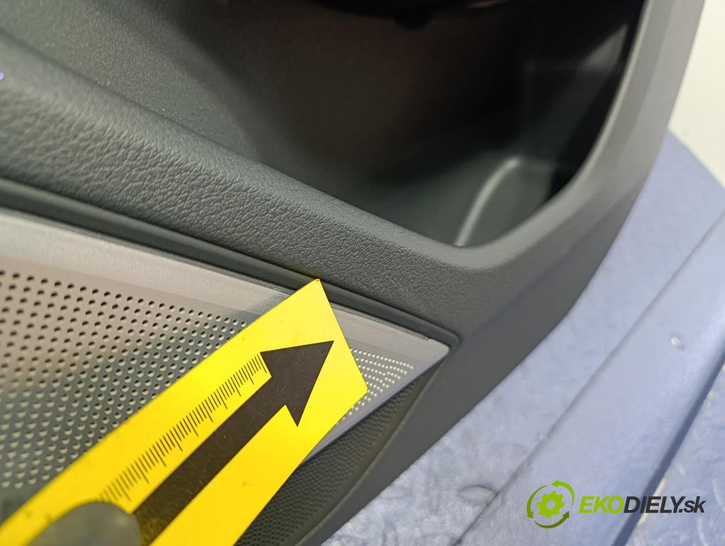 Audi A8 2019 Čalounictví: dvere zad Prava: 4N0868068
