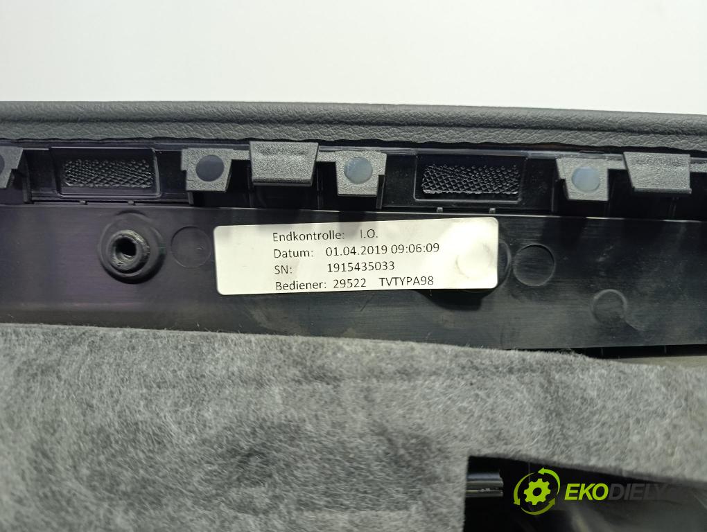 Audi A8 2019 Čalounictví: dvere zad Prava: 4N0868068