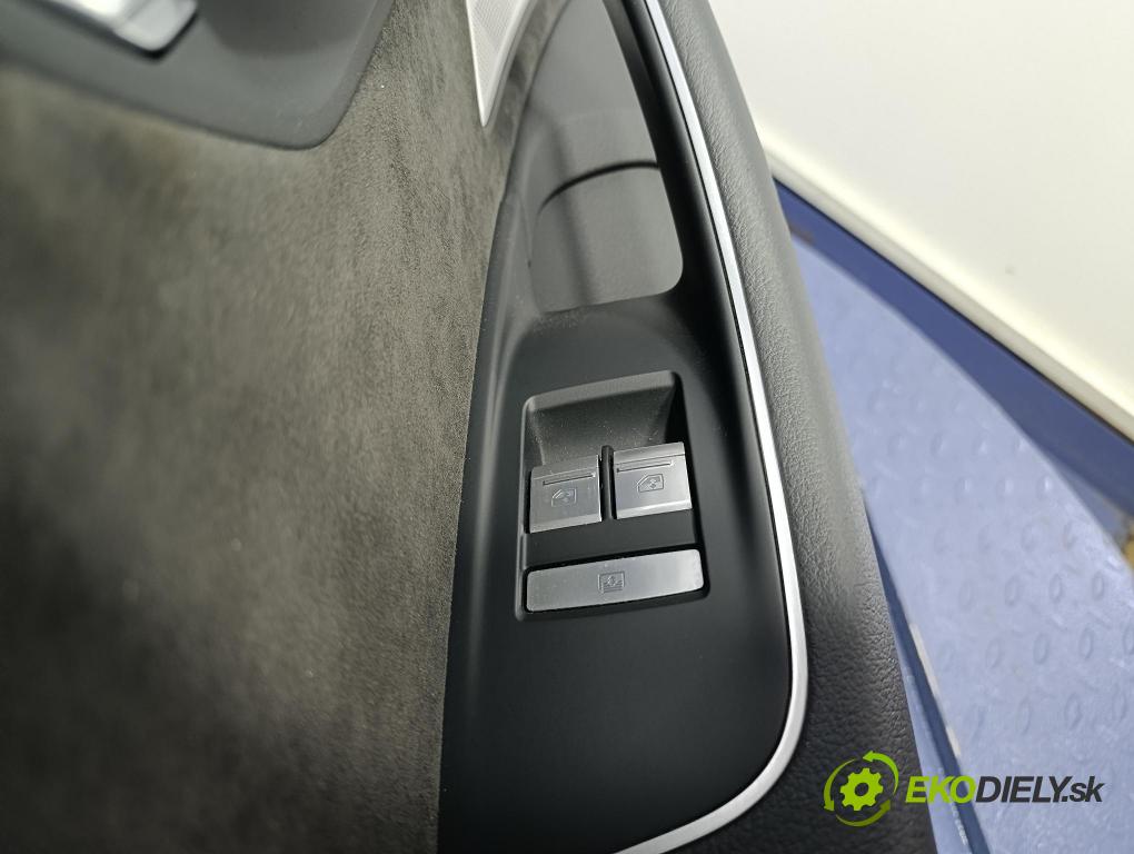Audi A8 2019 Čalounictví: dvere zad ľavá 4N0868067