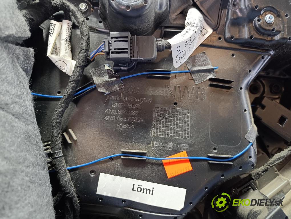 Audi A8 2019 Čalounictví: dvere zad ľavá 4N0868067