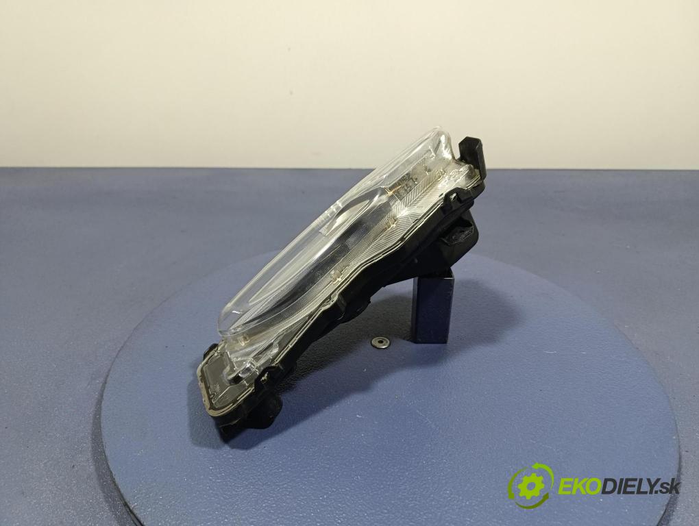 Toyota Yaris cross 0 Halogen v pravo:
