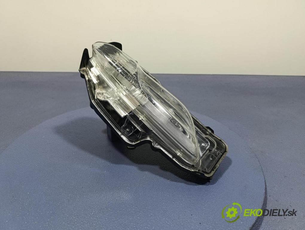 Toyota Yaris cross 0 Halogen v pravo: