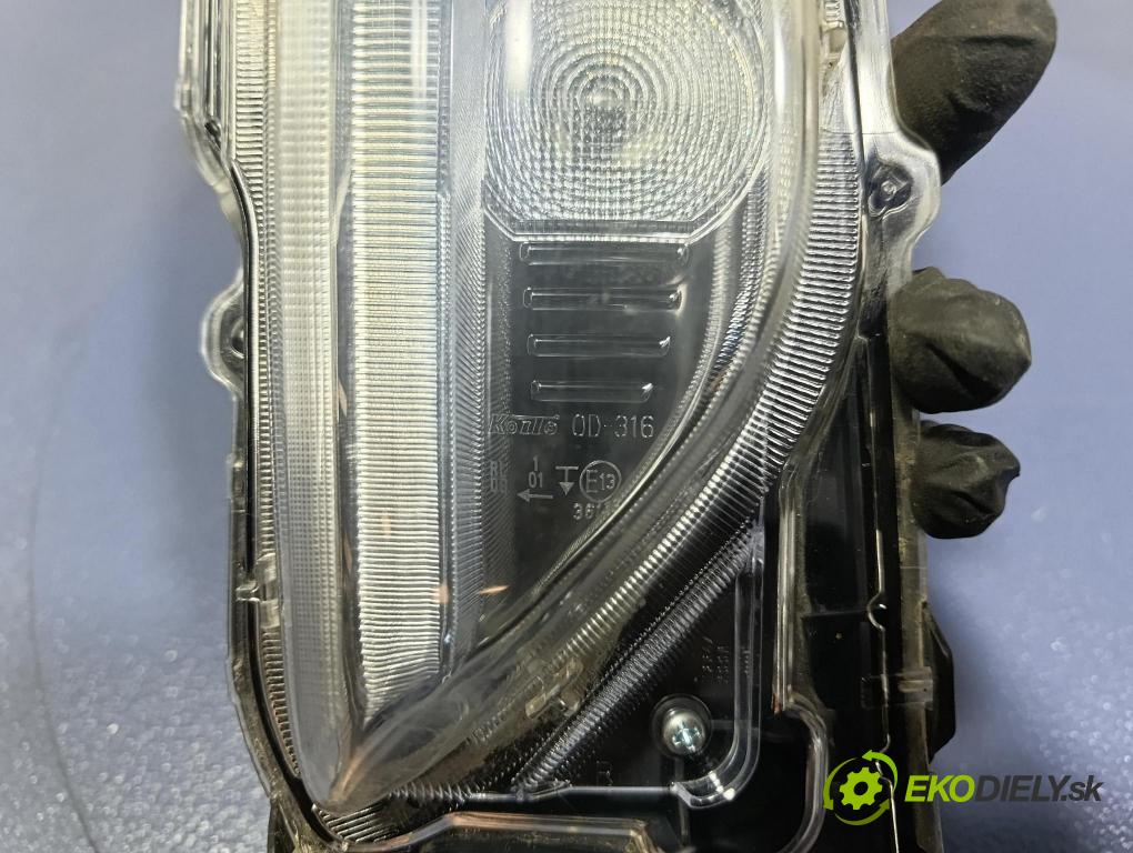 Toyota Yaris cross 0 Halogen v pravo: