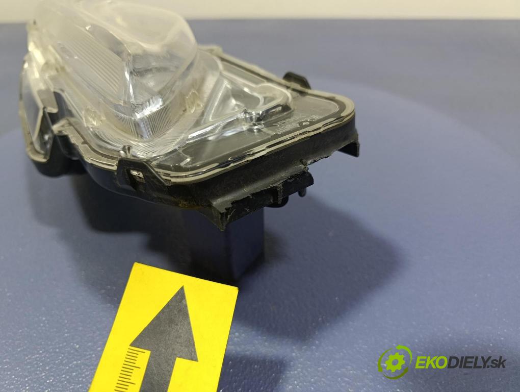 Toyota Yaris cross 0 Halogen v pravo: