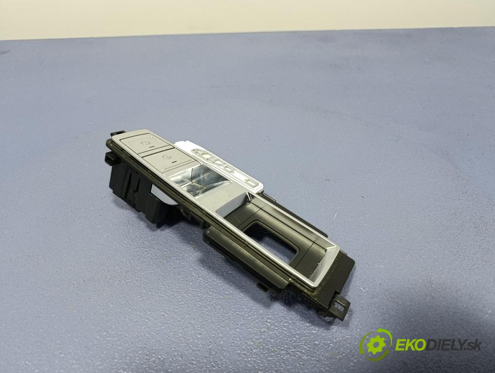 Audi A8 2019 prepínač Brzda: Ručná: 4N1713111D