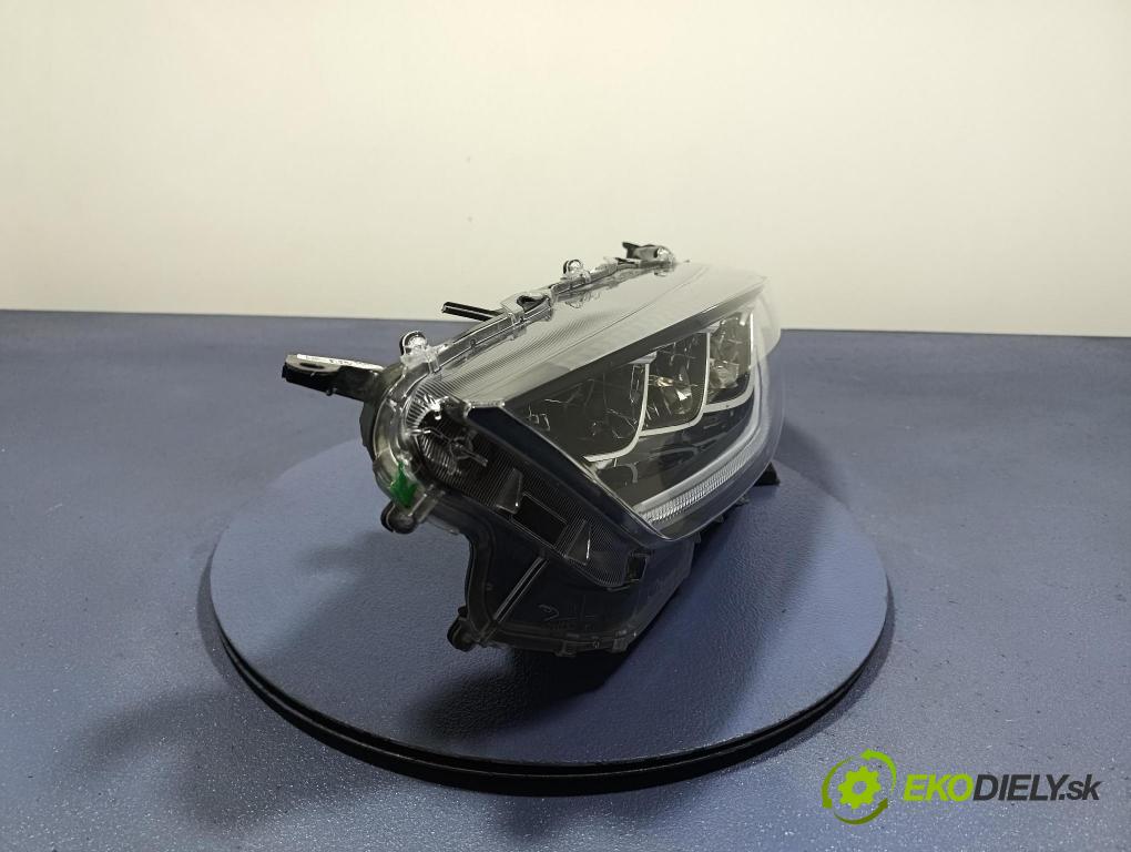 Toyota Yaris 0 Reflektor: Vľavo: KOITO K0-8 EU