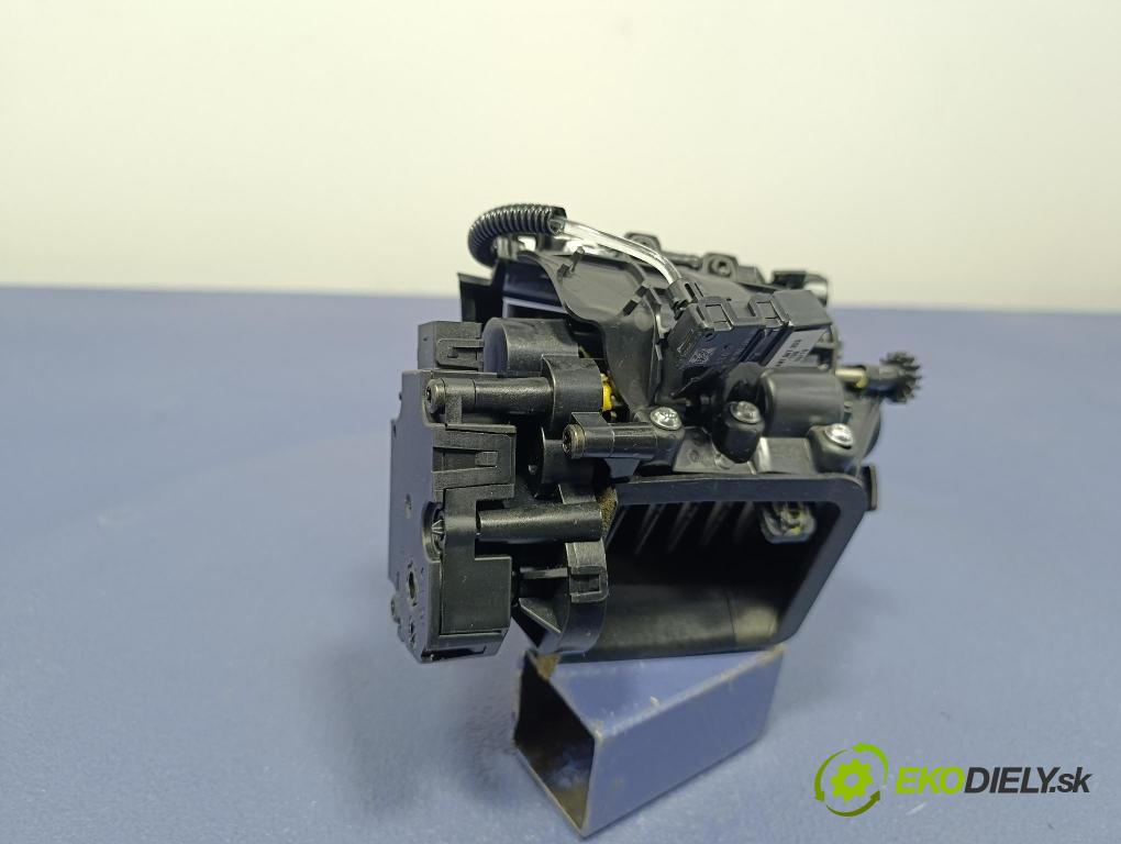 Audi A8 2019 GRIDS: Prúd vzduchu: Vzduch: 4N1820901