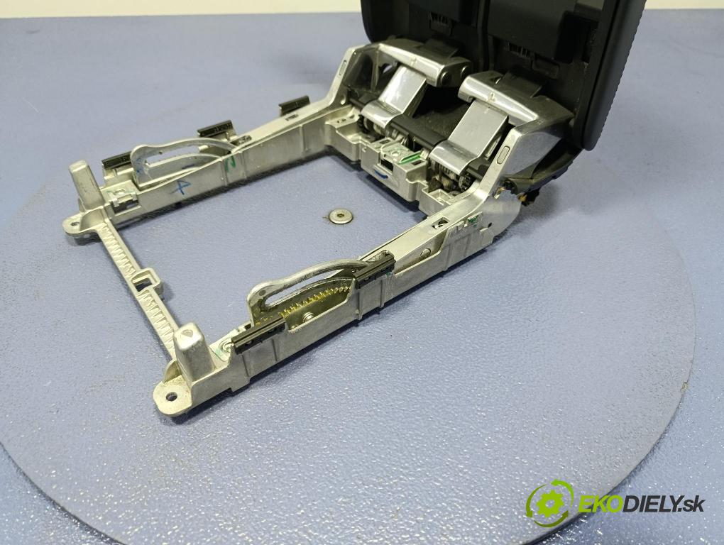 Audi A8 2019 operadlo 4N0864358A