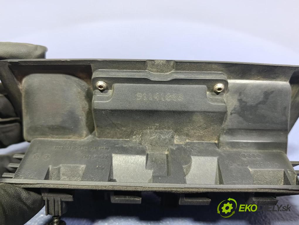 Audi A8 2019 rukoväť Klapky: Zadná: 4N0827574B