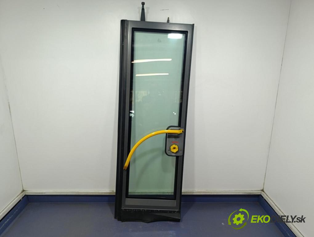 Mercedes Conecto 2008 dvere Predné pravé