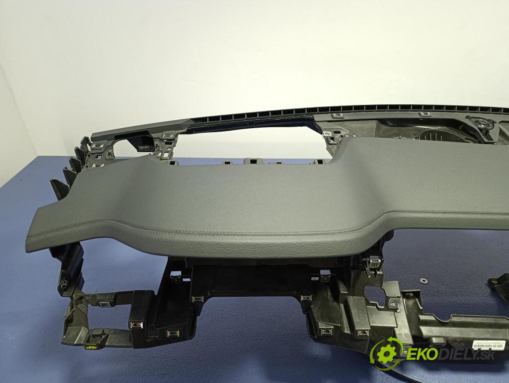 Audi A8 2019 kokpit,pristrojová doska 4N1857001D