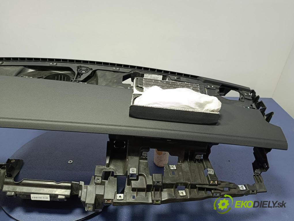 Audi A8 2019 kokpit,pristrojová doska 4N1857001D