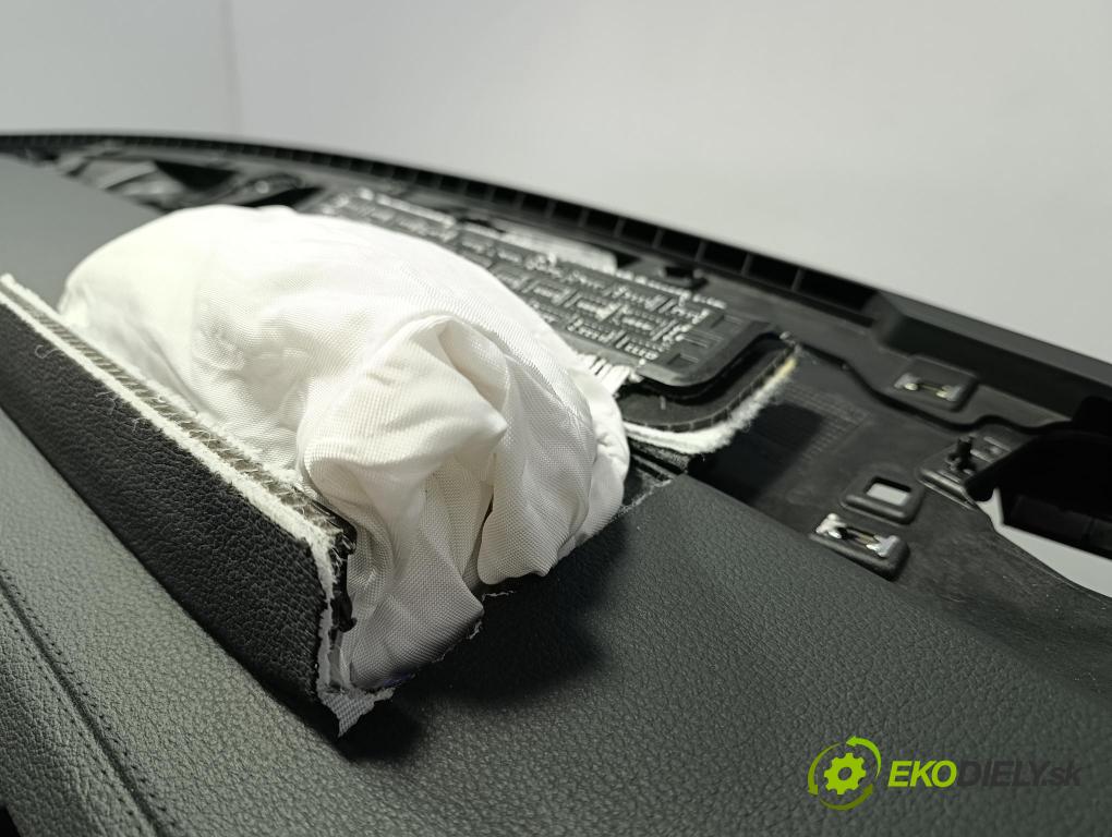 Audi A8 2019 kokpit,pristrojová doska 4N1857001D
