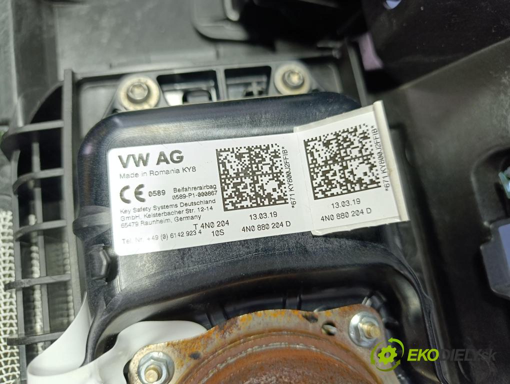 Audi A8 2019 kokpit,pristrojová doska 4N1857001D