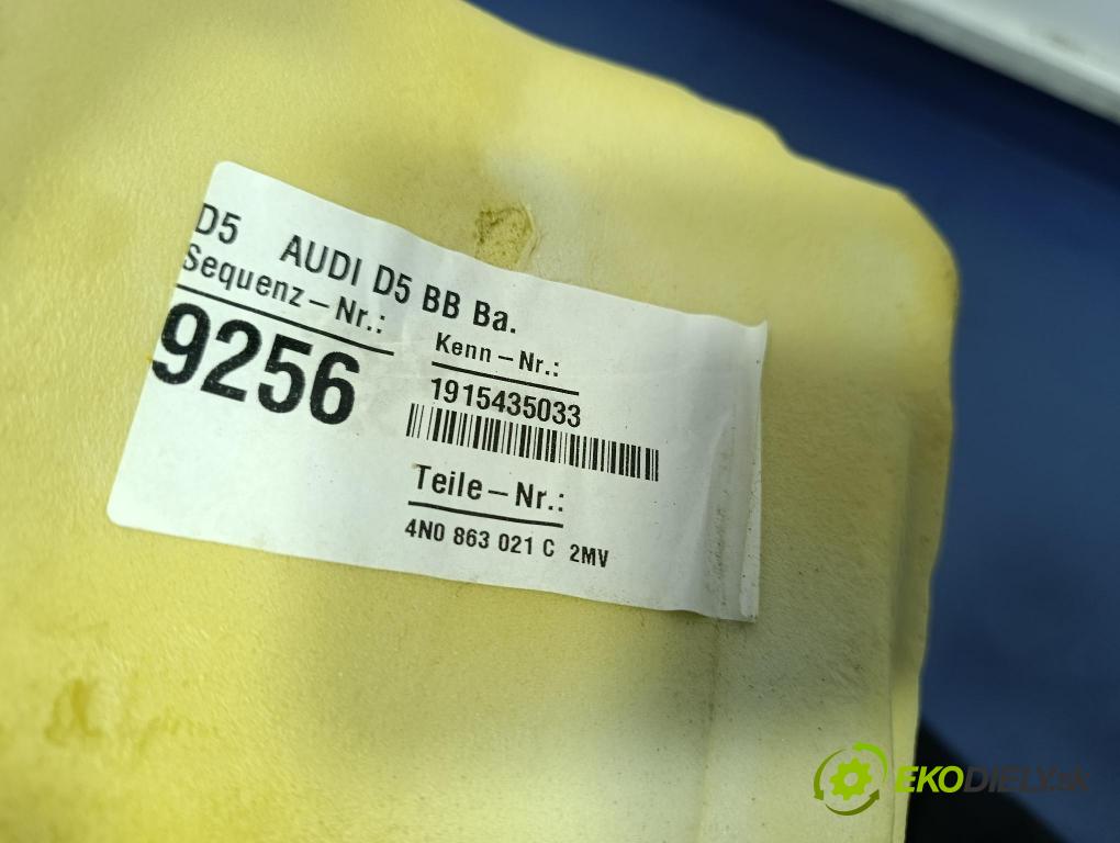 Audi A8 2019 koberec do auta 4N0863021C