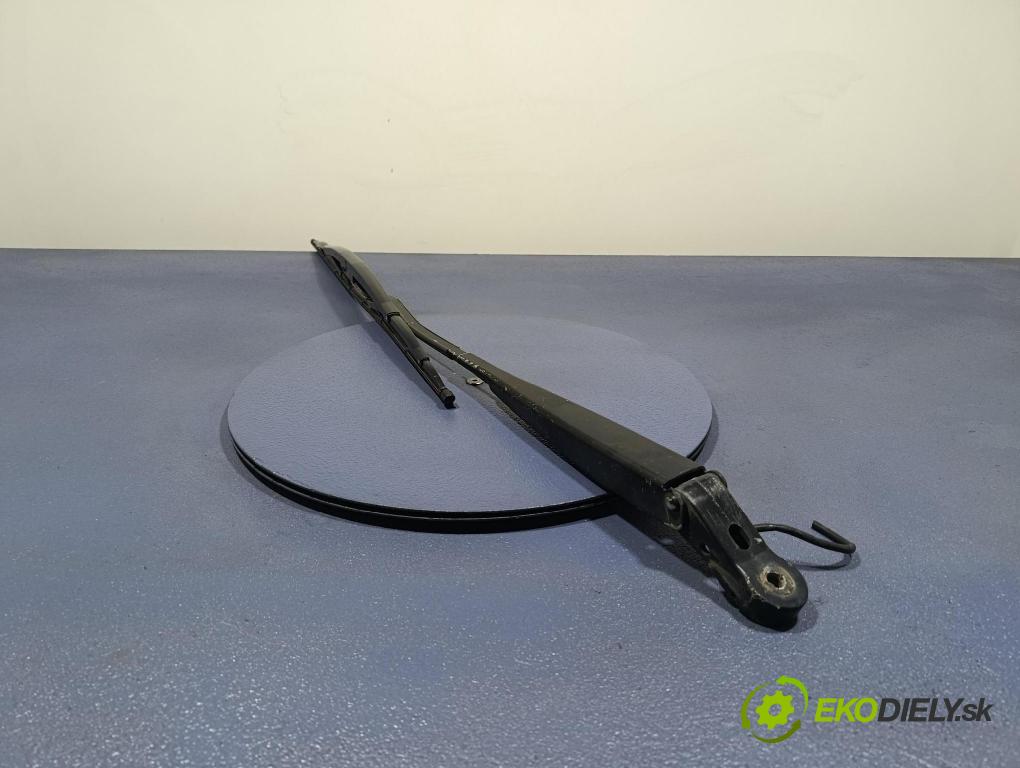 Mercedes Conecto 2008 Rameno: Stierače: Predné