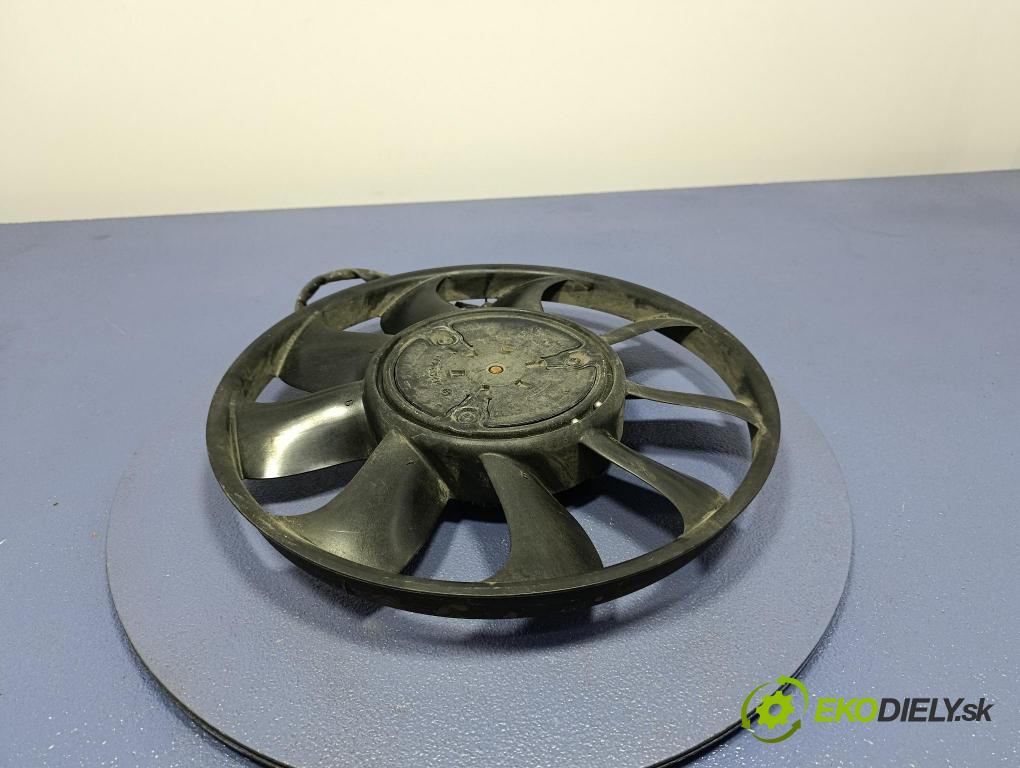 Audi A8 2019 Ventilátor Chladič: 8W0959455P