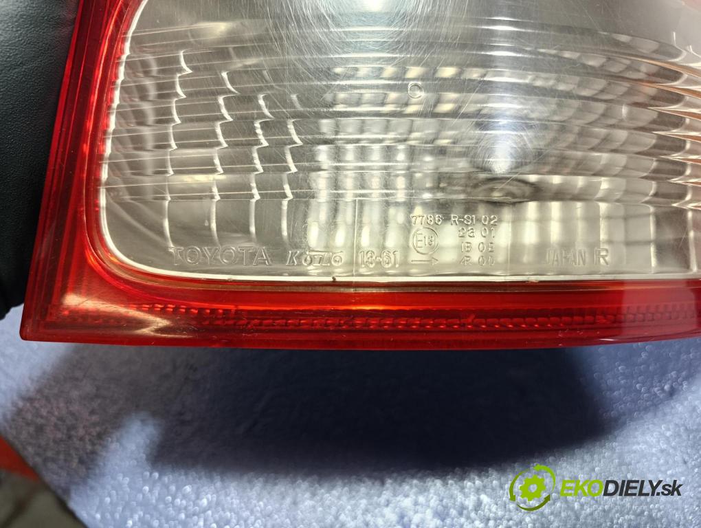 Toyota Corolla 2003 svetlo / reflektor zad Prava: Vonkajsia: KOITO 13-61