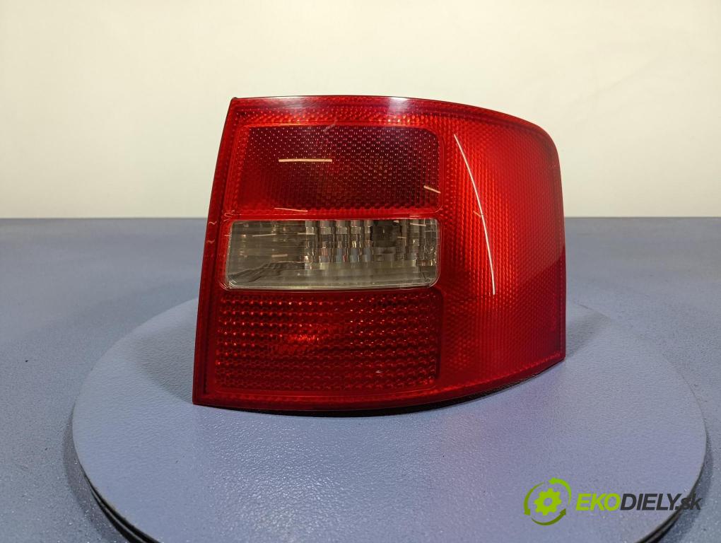 Audi A6 2004 svetlo / reflektor zad Prava: Vonkajsia: 4B9945096F