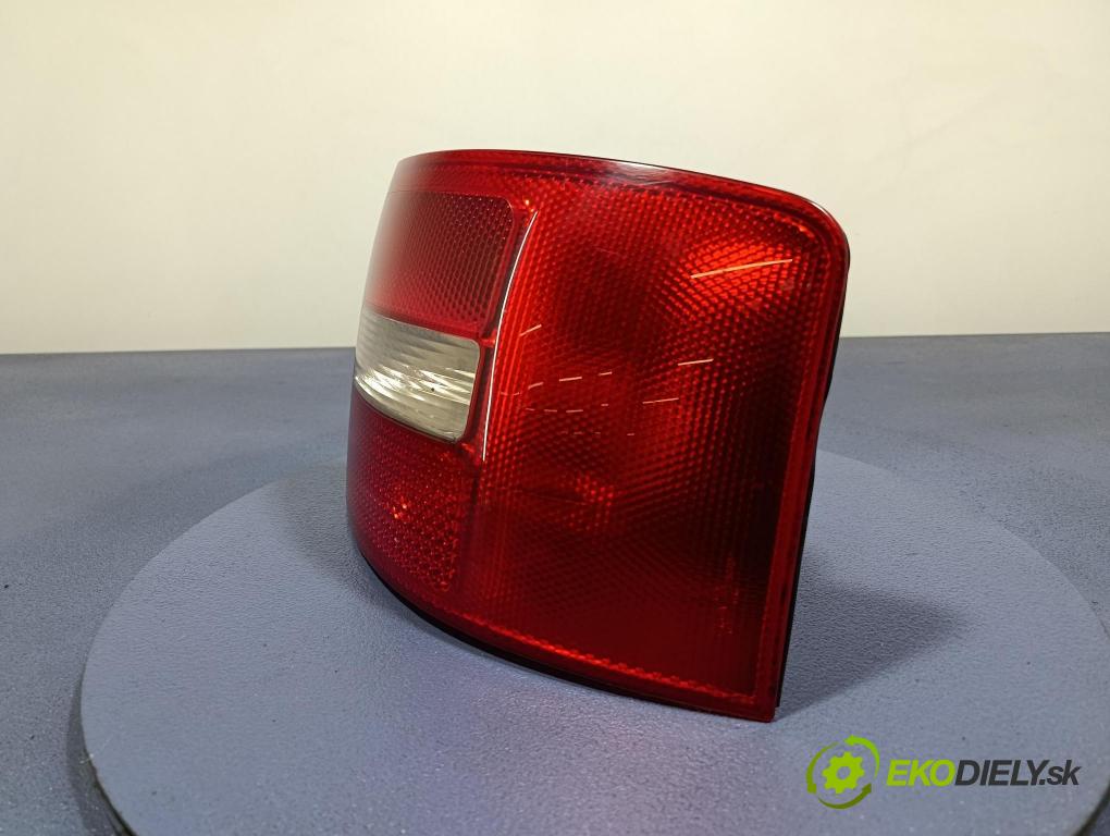Audi A6 2004 svetlo / reflektor zad Prava: Vonkajsia: 4B9945096F