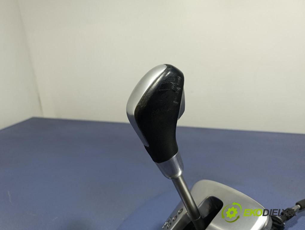 Renault Laguna 2007 Páka: Zmeny: 8200785086
