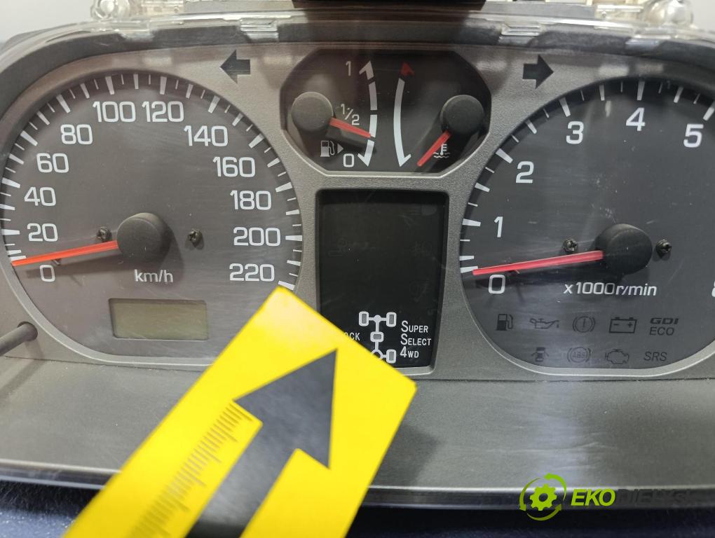 Mitsubishi Pajero 2004 prístrojovka/ budíky MN166590