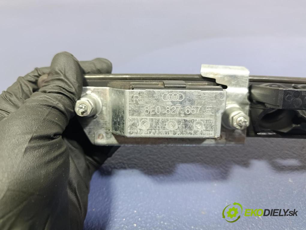 Audi A4 2003 zaslepka: zad 8E0827574C